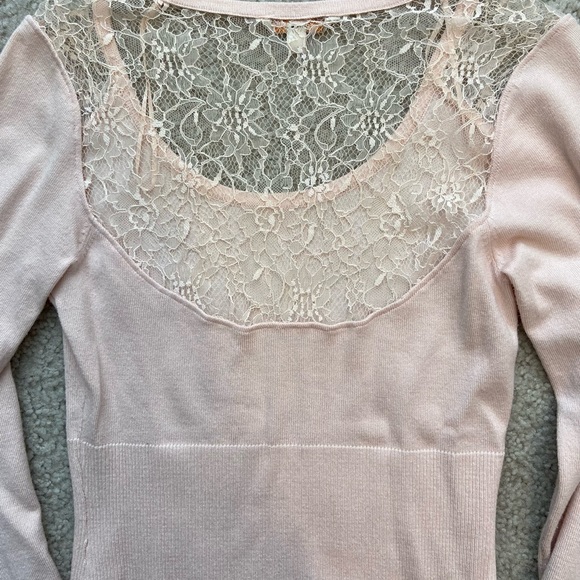 Guess Lace Back Knit Lightweight Sweater Light Pink Pullover Great Condition - Picture 4 of 4